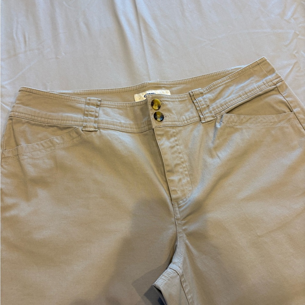 Crazy Shirt Beige Cropped Pants - Picture 2 of 4